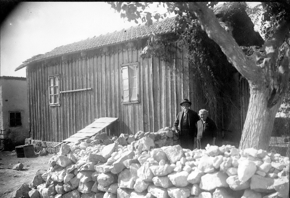 1885